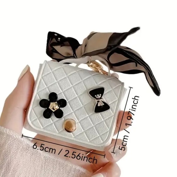 🆕 ACCESSORIES KEYCHAIN MINI RED PURSE WITH RIBBON - Picture 4 of 4